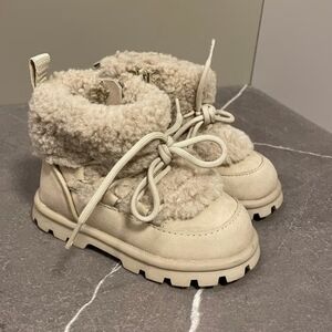 Zara Girls 12-18 Months Size 5/6 Shearling Zip Up Lace Boots